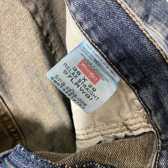 Wrangle Men Premium Denim Jeans Size 36 x 29 Relaxed Straight Blue Small Flaw - Picture 3 of 9
